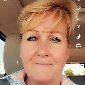 Meet your Posher, Debbie